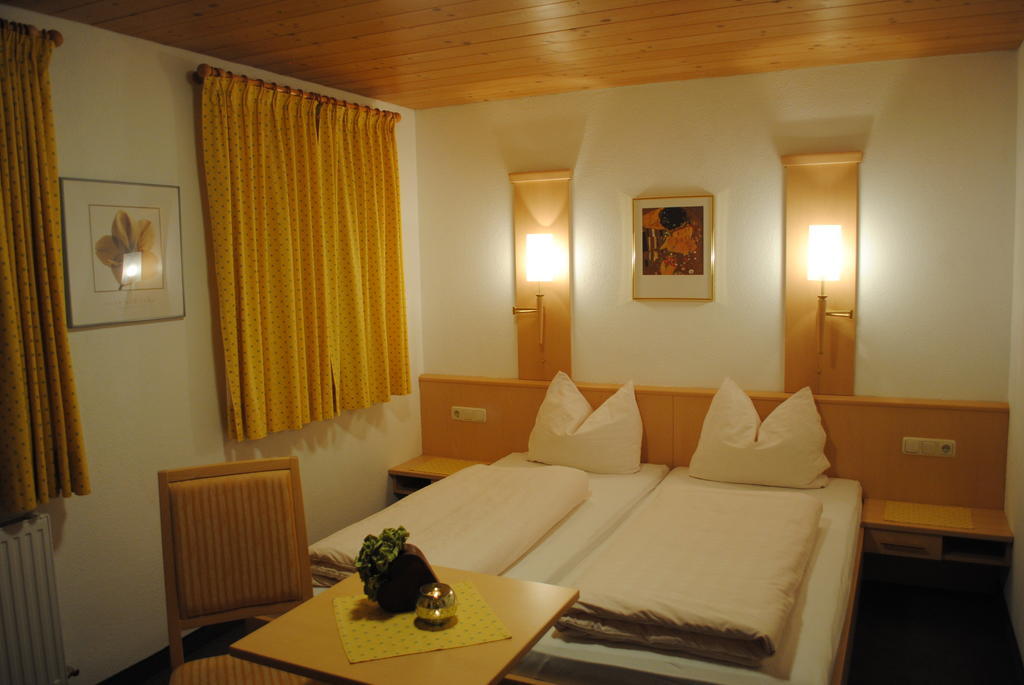 Haus Untergand Apartment ซังคท์อันทอนอัมอาร์ลแบร์ก ห้อง รูปภาพ
