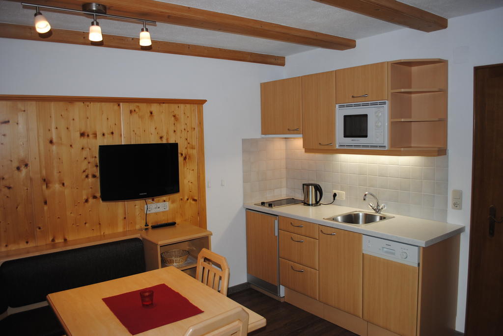 Haus Untergand Apartment ซังคท์อันทอนอัมอาร์ลแบร์ก ห้อง รูปภาพ