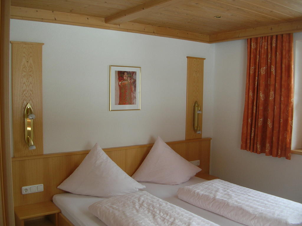 Haus Untergand Apartment ซังคท์อันทอนอัมอาร์ลแบร์ก ห้อง รูปภาพ